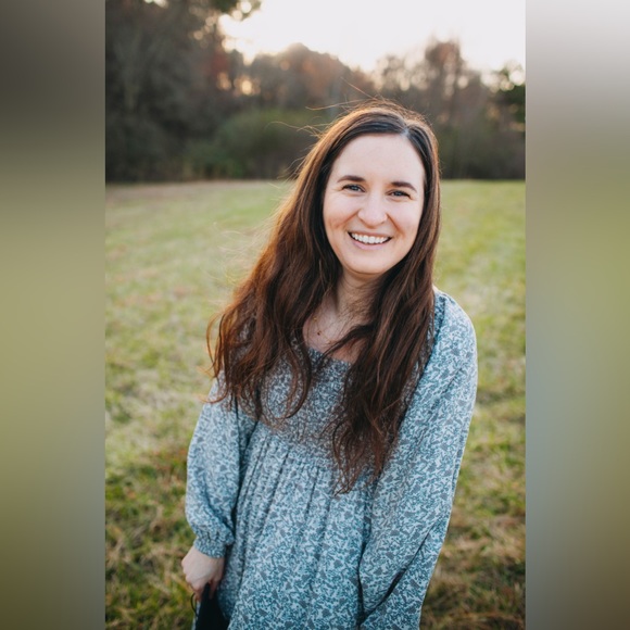 Meet your Posher, Sara - Picture 1 of 1